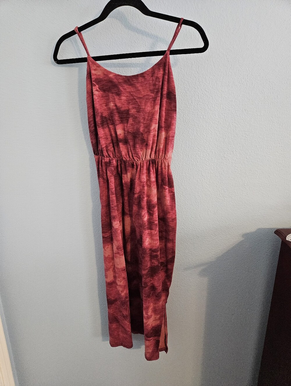 Old Navy Women's Spaghetti Strap Midi Dress in Burgundy Tie-Dye